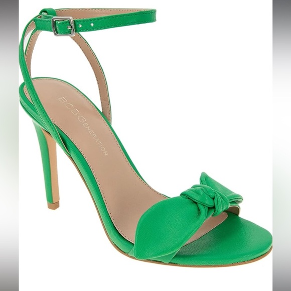 BCBGeneration Shoes - NIB BCBGeneration Jamina Sz 9m - Kelly green